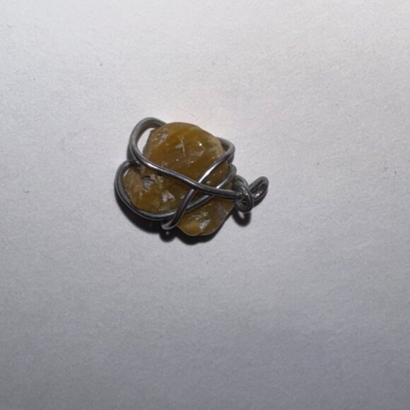 Lodolate Wire wrap Pendant - Picture 4 of 7